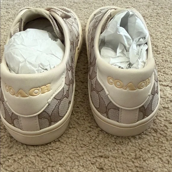 New Coach Pink Signature Canvas Low-Top Sneakers for Women. Flash Sale! - Picture 6 of 6